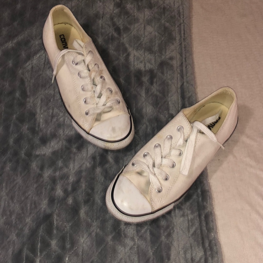 Converse women’s shoes size 8